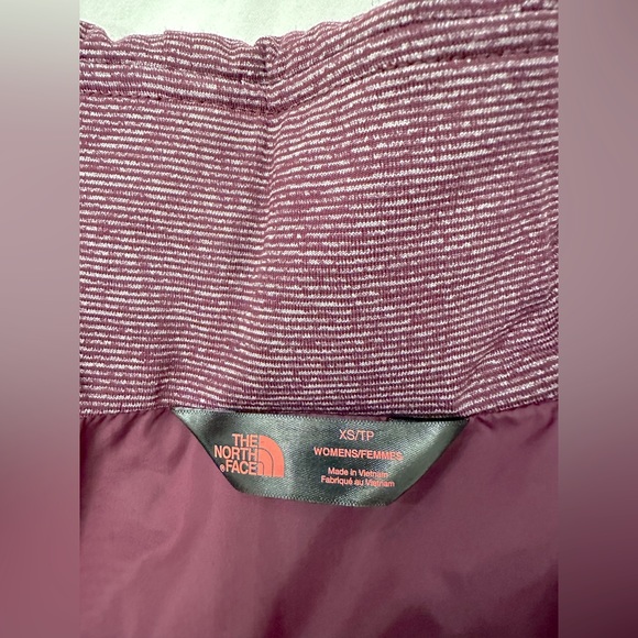 The North Face women’s puffer vest XS - Picture 5 of 8